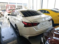 نيسان ألتيما